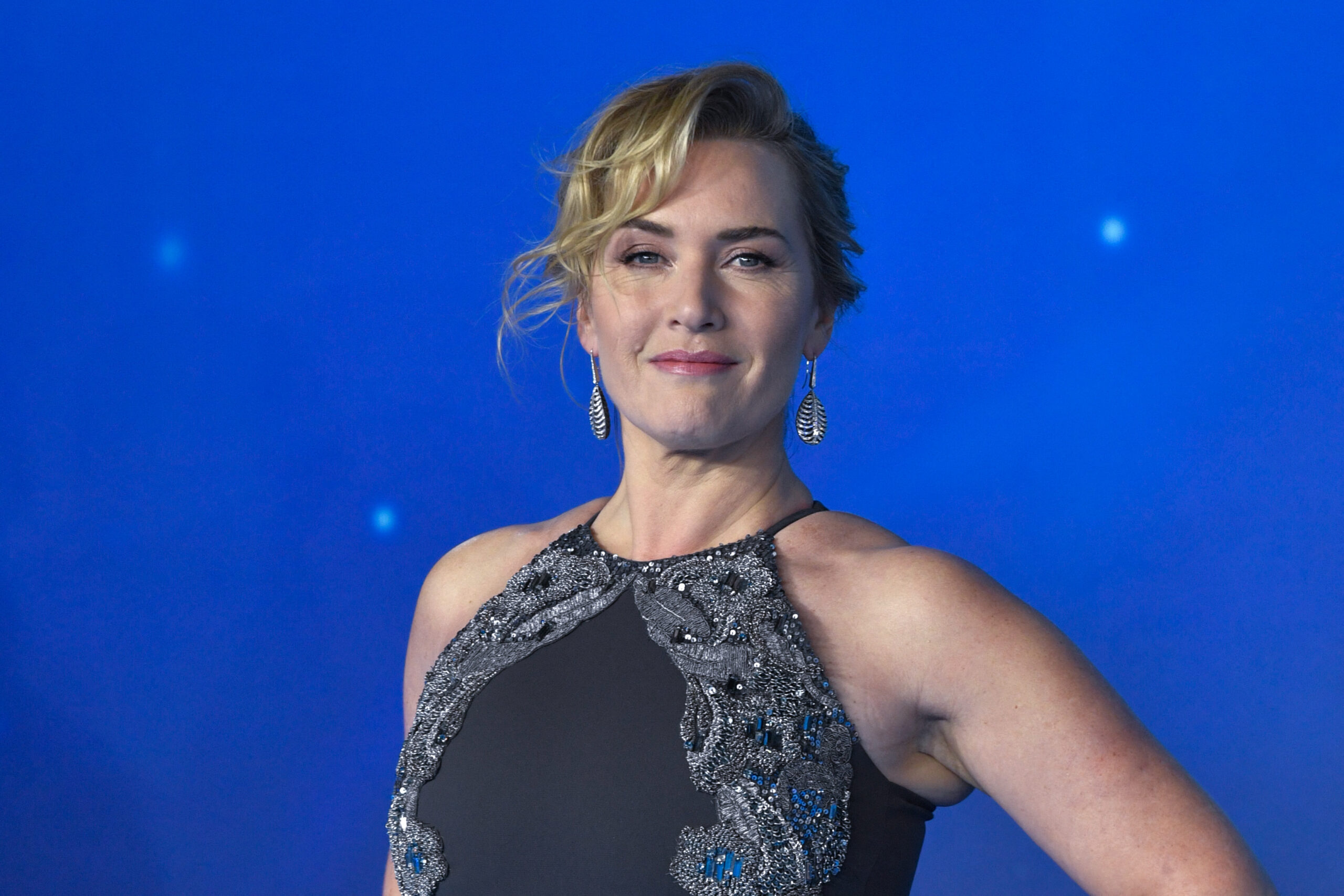 Vysmívali se jí kvůli postavě, Kate Winslet všem vytřela zrak v sedm let  starých šatech - Expres FM